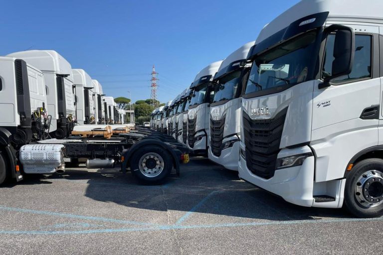 لیزینگ کشنده IVECO لیزینگ کشنده IVECO